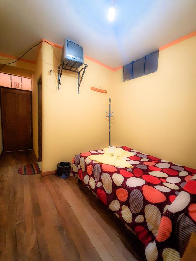 Hostal Luz Yhobimar Копакабана Экстерьер фото