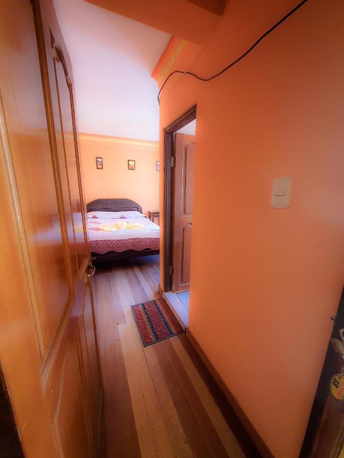 Hostal Luz Yhobimar Копакабана Экстерьер фото