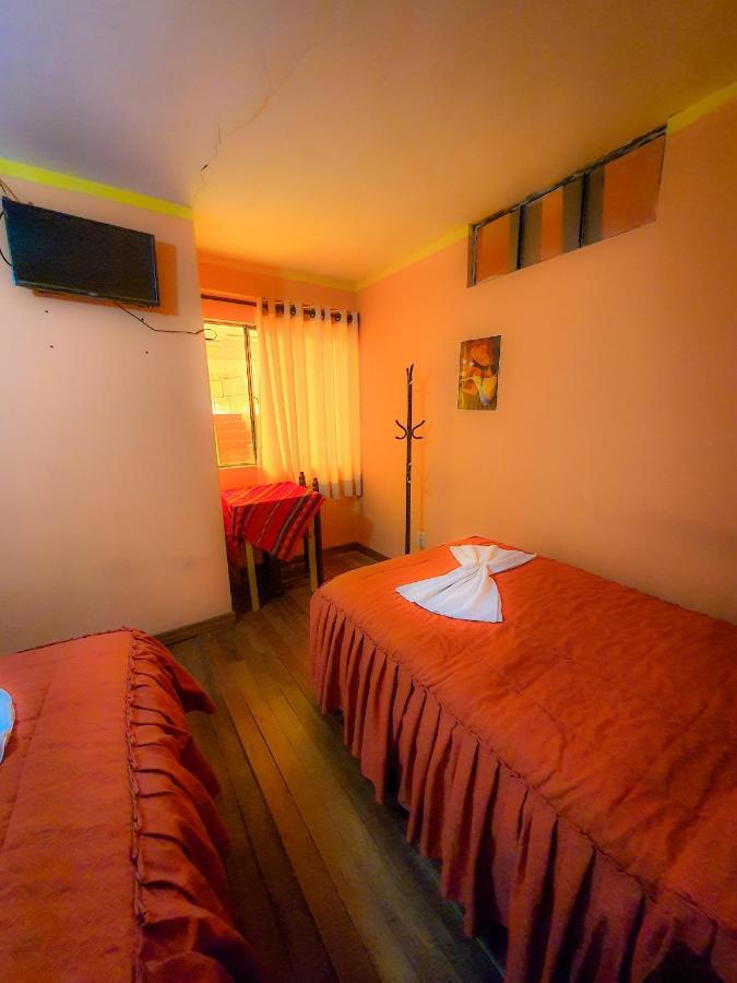 Hostal Luz Yhobimar Копакабана Экстерьер фото