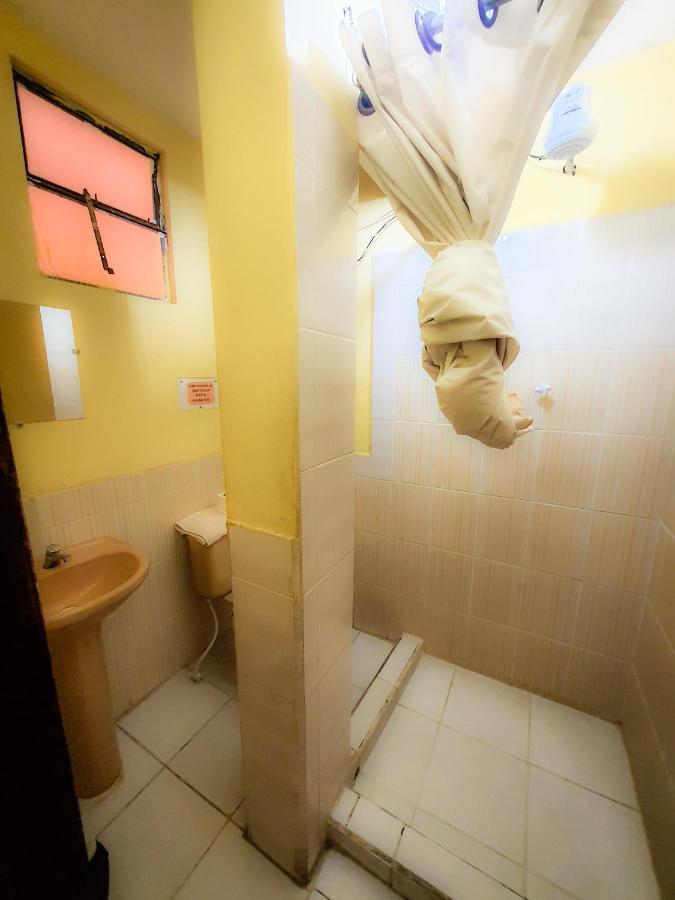 Hostal Luz Yhobimar Копакабана Экстерьер фото