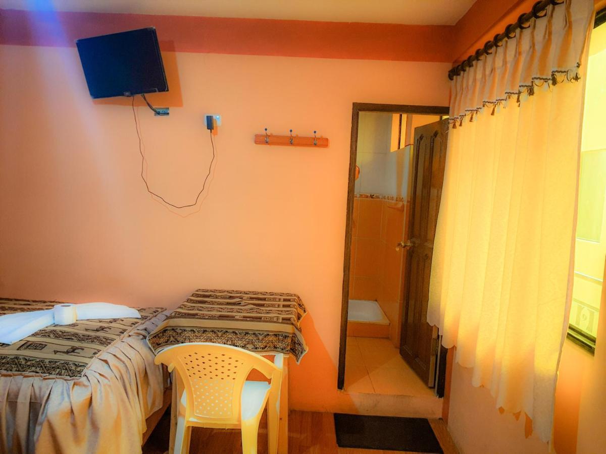 Hostal Luz Yhobimar Копакабана Экстерьер фото