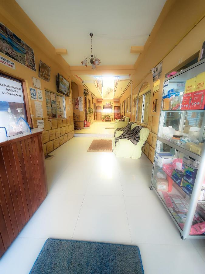 Hostal Luz Yhobimar Копакабана Экстерьер фото