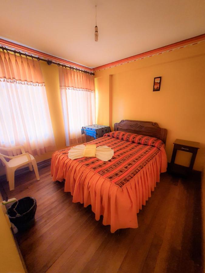 Hostal Luz Yhobimar Копакабана Экстерьер фото