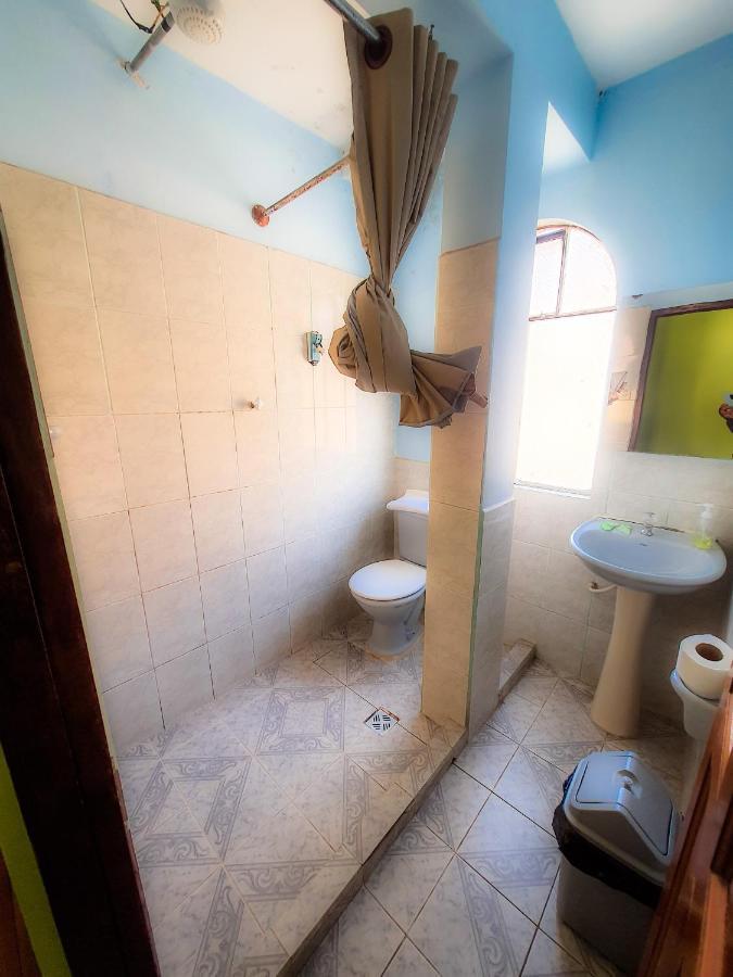 Hostal Luz Yhobimar Копакабана Экстерьер фото
