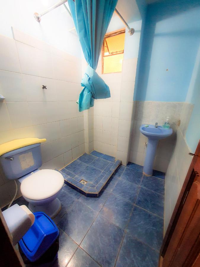 Hostal Luz Yhobimar Копакабана Экстерьер фото