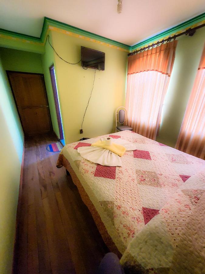 Hostal Luz Yhobimar Копакабана Экстерьер фото