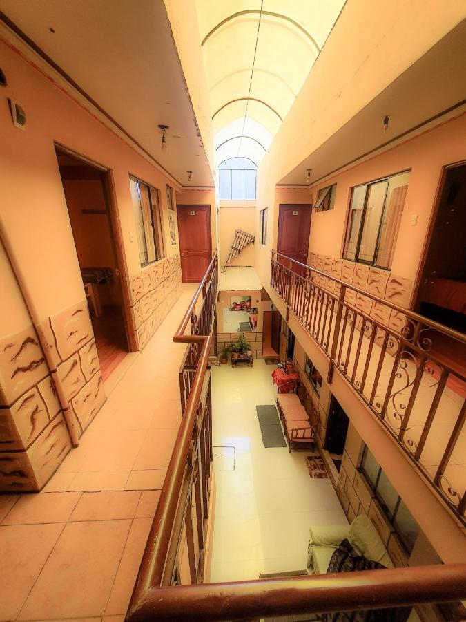 Hostal Luz Yhobimar Копакабана Экстерьер фото