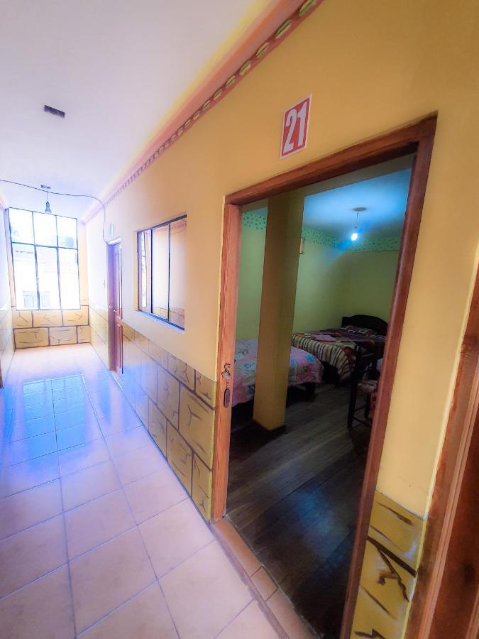 Hostal Luz Yhobimar Копакабана Экстерьер фото